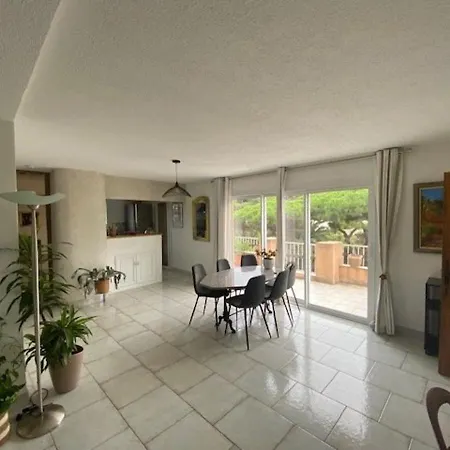 Maxime Semaphore : De T4, Piscine, Terrasse, Clim, Proche - Fr-1-226-531 Apartamento